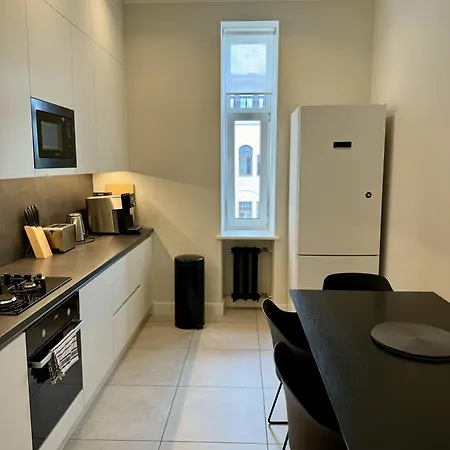 Beautiful, Spacious, 4br * Riga